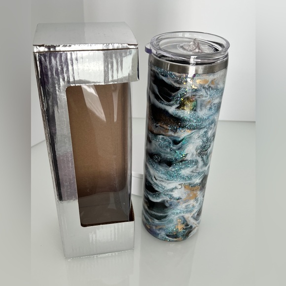 Tumbler Handmade Resin 30 Oz Skinny Stainless Steel - Blues, White and Gold - Picture 5 of 5